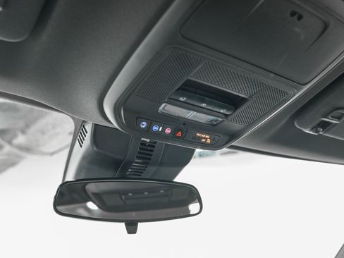 Used 2025 Chevrolet Traverse LT w/ Sun and Wheel Package image 25