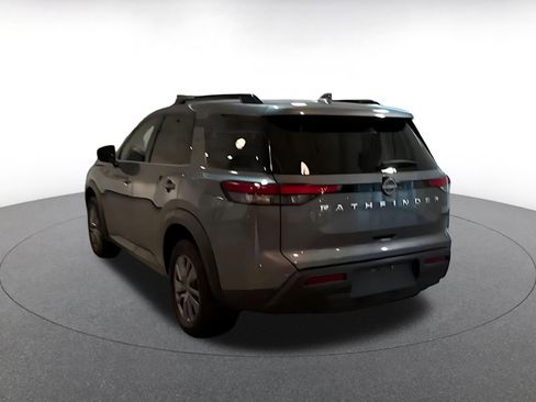 Used 2025 Nissan Pathfinder SV FWD image 9