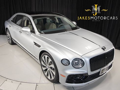 Used 2021 Bentley Flying Spur W12 image 15