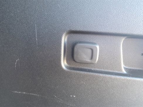 Used 2023 GMC Acadia SLT image 22