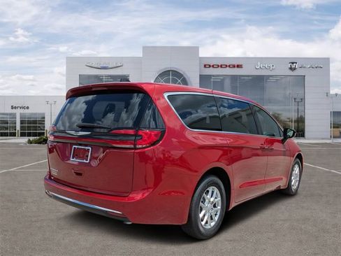New 2026 Chrysler Pacifica Select FWD image 3