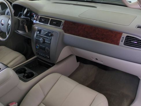 Used 2011 GMC Sierra 2500 SLT w/ SLT Convenience Package AWD/4WD image 18