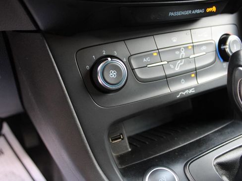 Used 2016 Ford Focus SE image 21