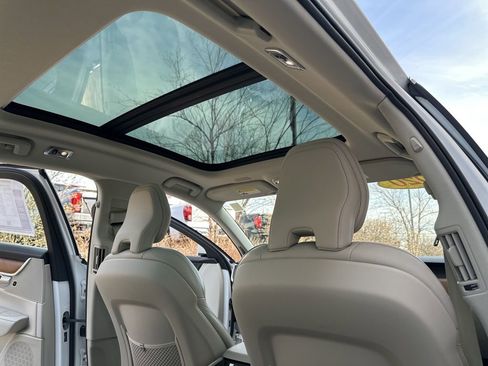 Used 2020 Volvo S90 T6 Inscription w/ Protection Package Premier AWD/4WD image 31