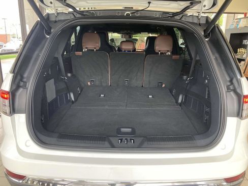 Certified 2025 Lincoln Aviator Reserve w/ Equipment Group 201A image 13