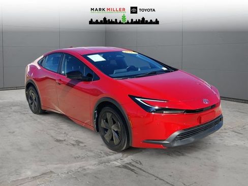 Used 2023 Toyota Prius LE FWD image 7