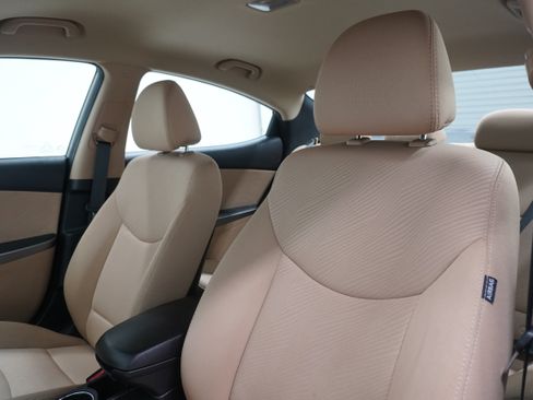 Used 2013 Hyundai Elantra GLS w/ Preferred Pkg FWD image 11