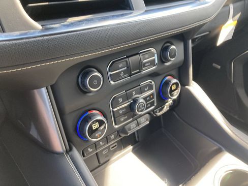 Used 2024 Chevrolet Tahoe Premier w/ Premium Package AWD/4WD image 28