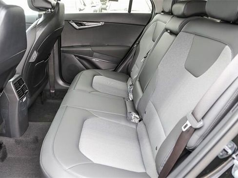 New 2025 Kia Niro EX image 19