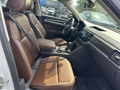 Used 2023 Volkswagen Atlas SE w/ Panoramic Sunroof Package image 7