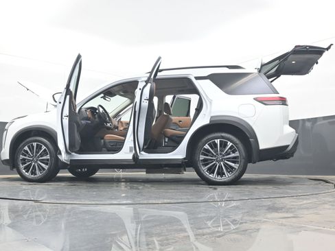New 2026 Nissan Pathfinder Platinum AWD/4WD image 44