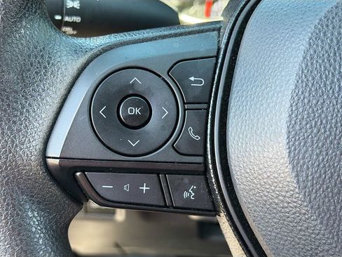 Used 2022 Toyota RAV4 XLE w/ Convenience Package image 18