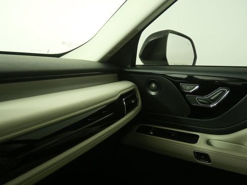 Used 2025 Lincoln Aviator Reserve w/ Jet Appearance Package RWD image 29