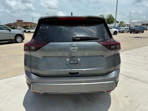 Used 2026 Nissan Rogue SL FWD image 4