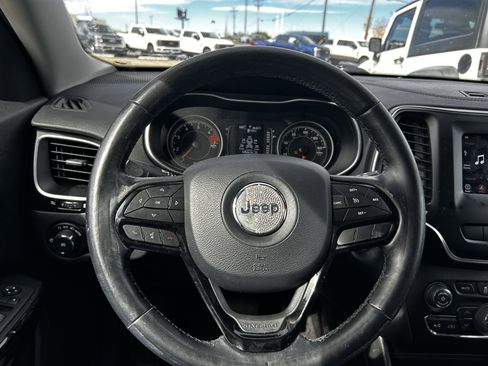 Used 2020 Jeep Cherokee Latitude Plus image 18