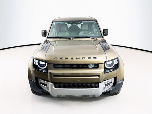 Used 2025 Land Rover Defender 110 S image 2