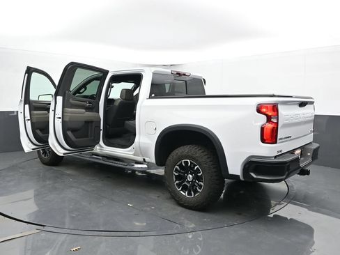 Used 2024 Chevrolet Silverado 1500 ZR2 w/ Technology Package AWD/4WD image 32