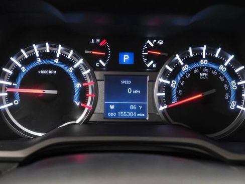 Used 2019 Toyota 4Runner SR5 AWD/4WD image 27