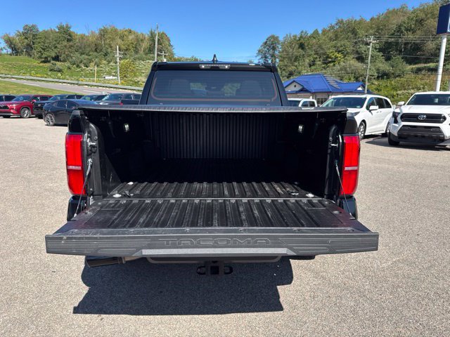 Used 2025 Toyota Tacoma TRD Off-Road AWD/4WD image 18