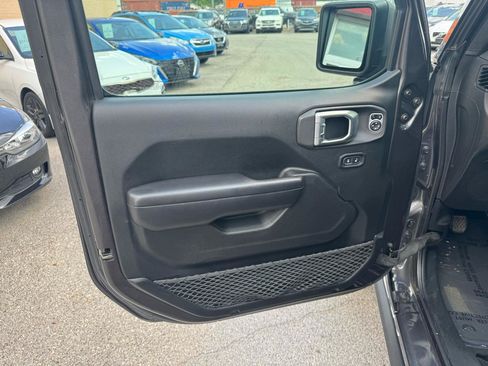 Used 2019 Jeep Wrangler Unlimited Sport S AWD/4WD image 11