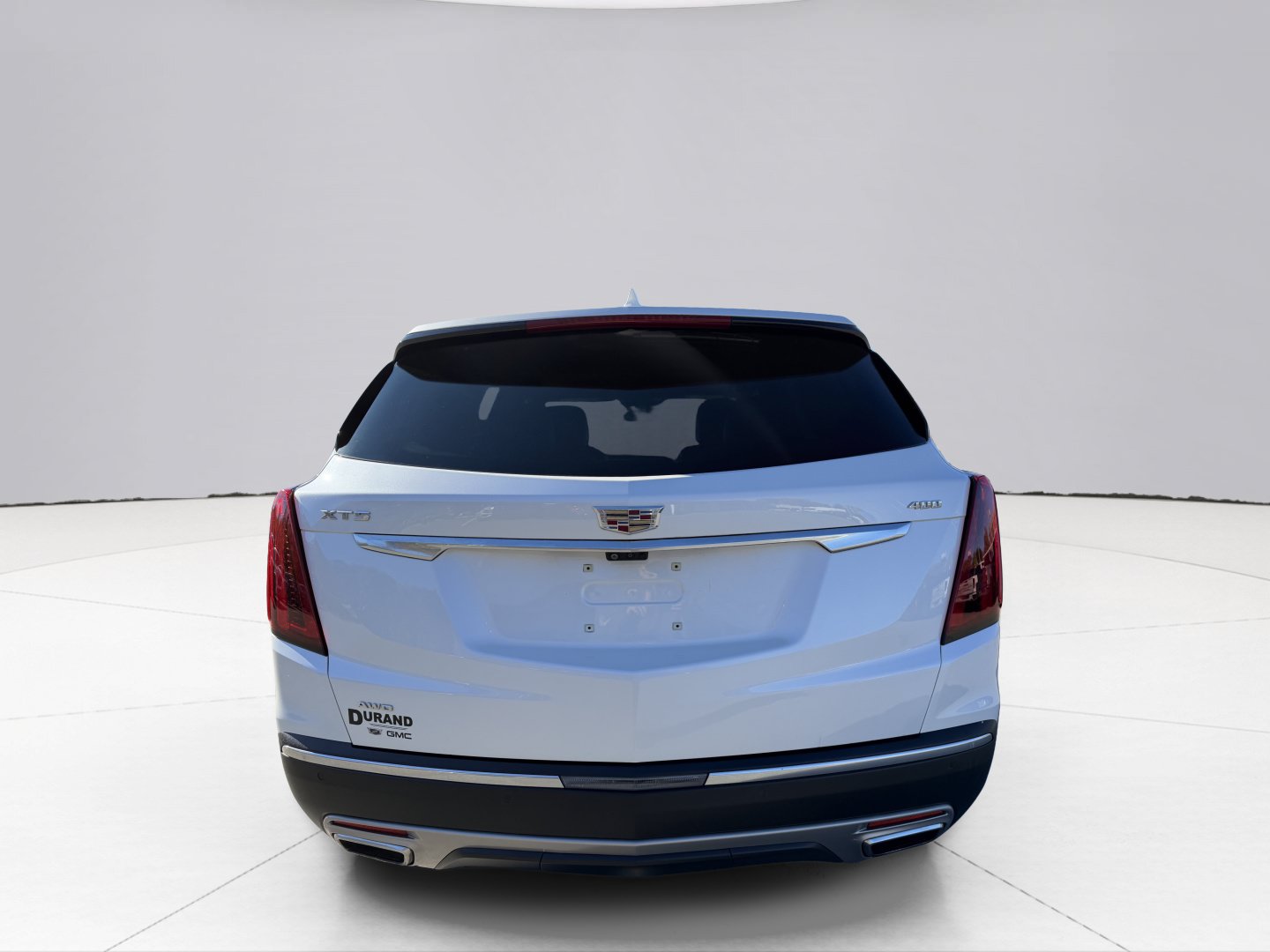 Used 2023 Cadillac XT5 Premium Luxury w/ Technology Package AWD/4WD image 4