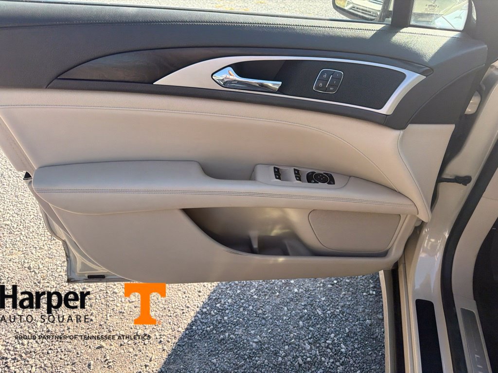 Used 2018 Lincoln MKZ Select w/ Select Plus Package AWD/4WD image 18