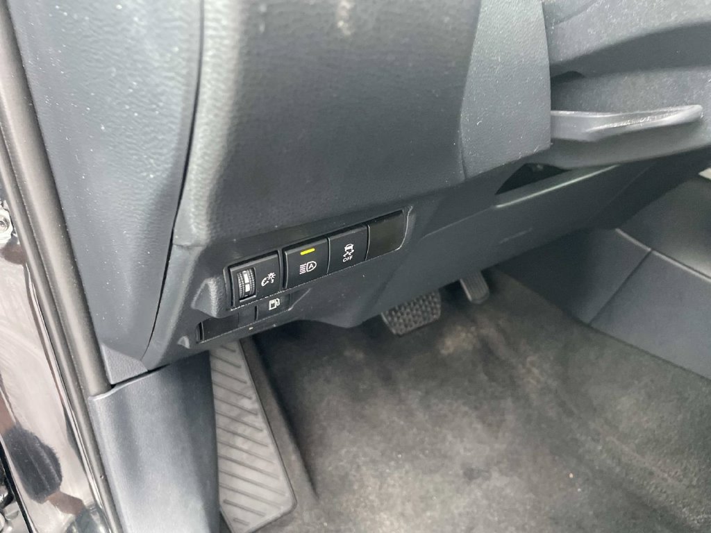 Used 2024 Toyota Corolla Cross AWD Hybrid w/ Moonroof Package image 20