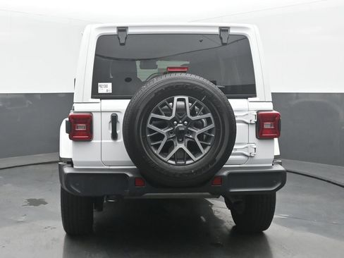 Used 2024 Jeep Wrangler Unlimited Sahara w/ Technology Group AWD/4WD image 5