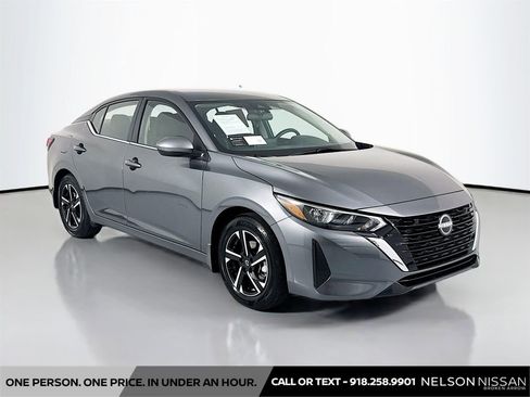 Certified 2025 Nissan Sentra SV FWD image 3