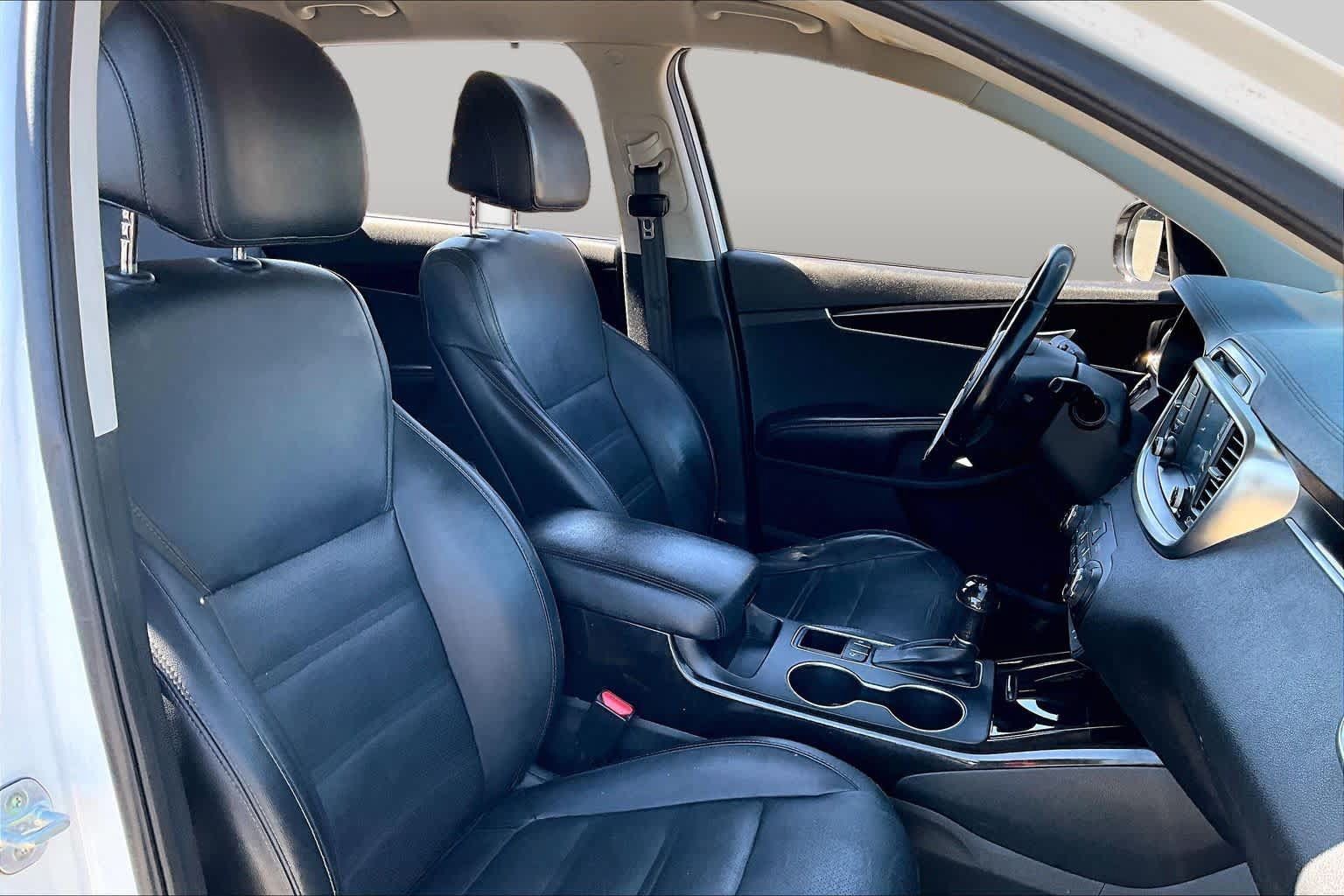 Used 2017 Kia Sorento EX FWD image 8