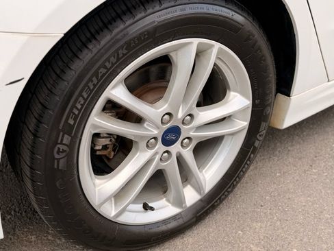 Used 2018 Ford Fusion SE w/ Equipment Group 602A FWD image 11