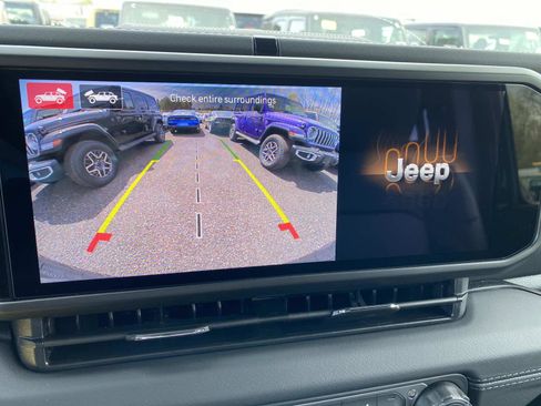 New 2026 Jeep Wrangler Unlimited Sahara AWD/4WD image 12