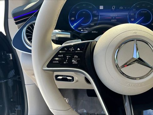 Used 2023 Mercedes-Benz EQS 580 4MATIC Sedan image 23