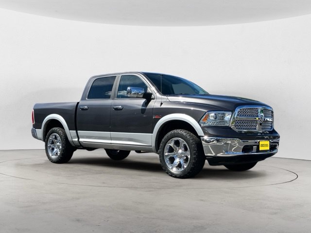 Used 2017 RAM 1500 Laramie w/ Convenience Group AWD/4WD image 2