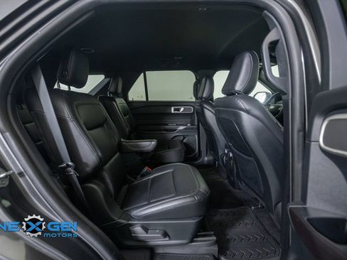 Used 2020 Ford Explorer XLT w/ Equipment Group 202A AWD/4WD image 39