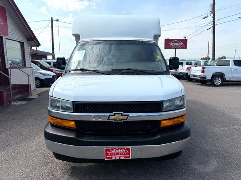 Used 2019 Chevrolet Express 3500 w/ Power Convenience Package image 3
