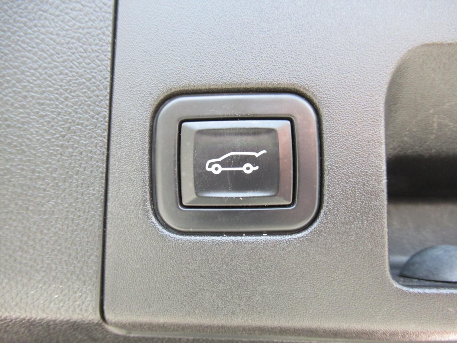 Used 2020 Cadillac XT4 Premium Luxury FWD image 33
