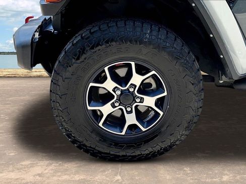Used 2021 Jeep Wrangler Unlimited Rubicon AWD/4WD image 35