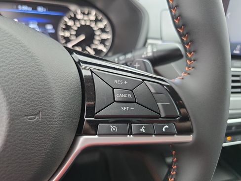 New 2025 Nissan Altima 2.5 SR image 17