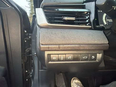 Used 2025 Toyota Camry LE image 14