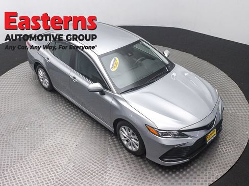Used 2021 Toyota Camry LE FWD image 3