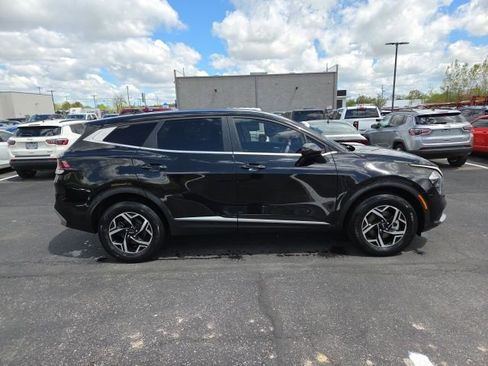 Used 2023 Kia Sportage LX AWD/4WD image 3