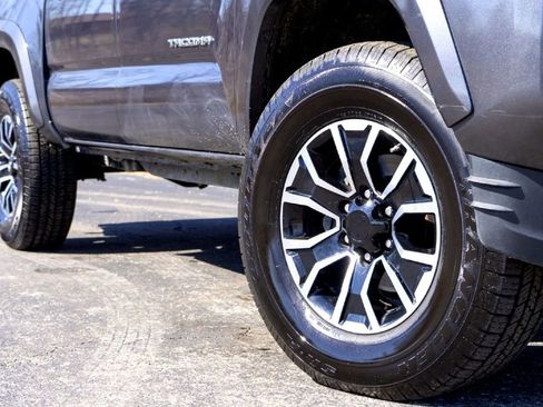 Used 2021 Toyota Tacoma TRD Sport image 3