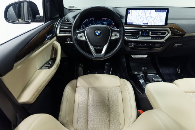 Used 2024 BMW X3 xDrive30i w/ Premium Package AWD/4WD image 3