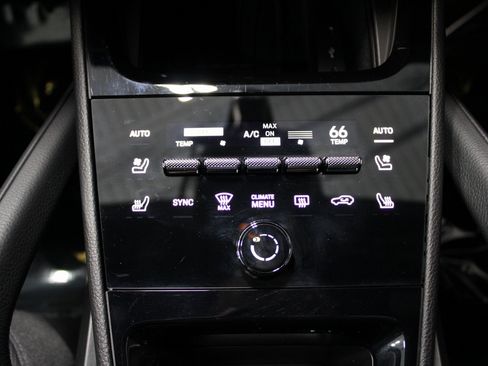 Certified 2024 Porsche Cayenne S image 31