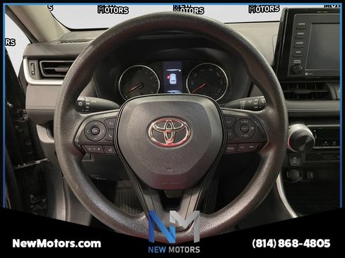 Used 2022 Toyota RAV4 LE AWD/4WD image 12