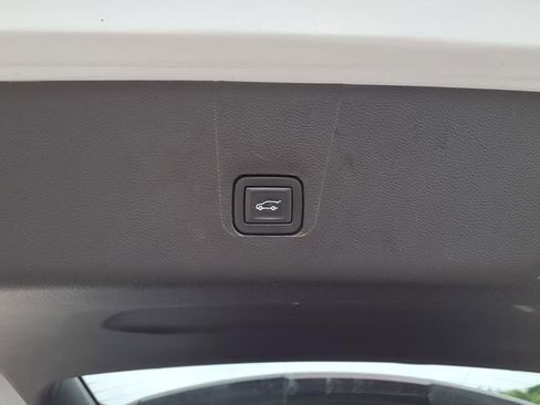 Used 2023 Chevrolet Traverse RS AWD/4WD image 31