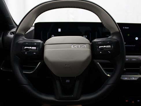 Used 2025 Kia K4 GT-Line FWD image 29