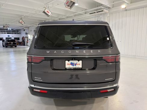 Used 2022 Jeep Wagoneer Series III w/ Premium Group I AWD/4WD image 28