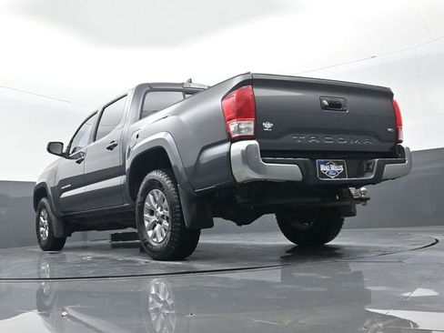 Used 2017 Toyota Tacoma SR5 image 21